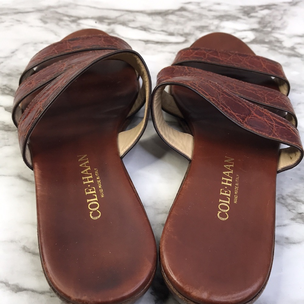 COLE HAAN BROWN LEATHER MOC CROC STRAPPY FLAT Sandals Slides WOMEN SZ 6.5B ITALY - Picture 15 of 16